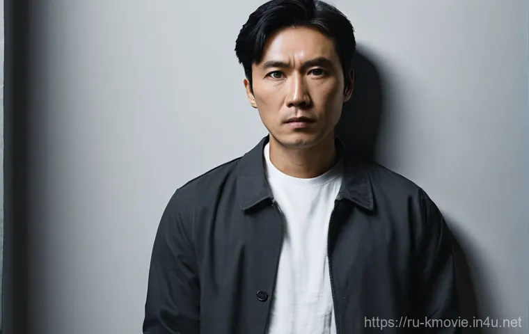 올드보이  촬영 비화와 명장면 - **Prompt:** A gritty, cinematic, wide-angle shot of a lone man, Oh Dae-su, in his late 40s, with a d...